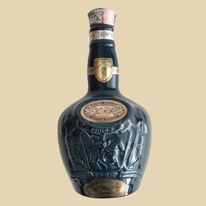 Vintage Chivas Brothers Limited Royal Salute Scotch Whiskey Green Bottle